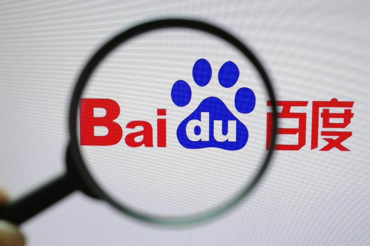 走秀时突然憋不住的萨摩耶