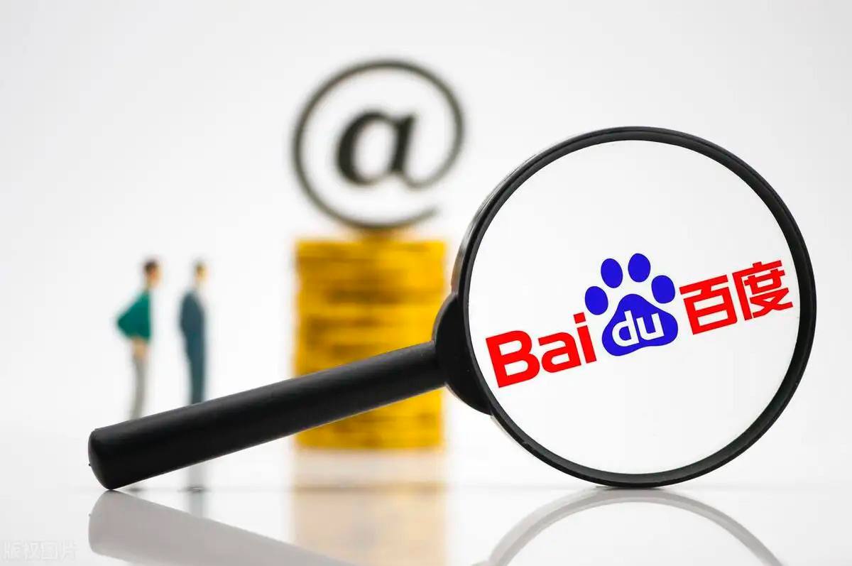 米卡穿婚纱走红毯